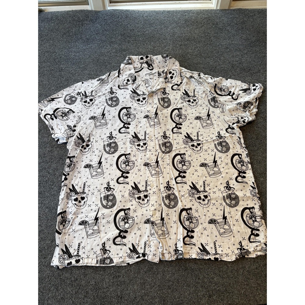 Killer Curves Hawaiian Shirt Mens 4XL White Black Tiki Skull Cocktail Aloha Camp